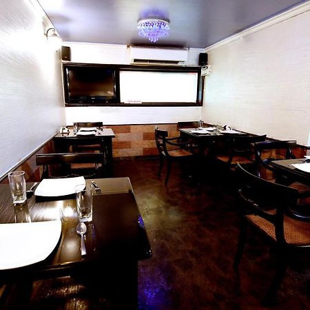 Om Shiv Hotel 马尔冈 外观 照片
