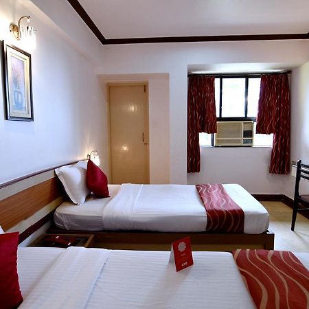 Om Shiv Hotel 马尔冈 外观 照片