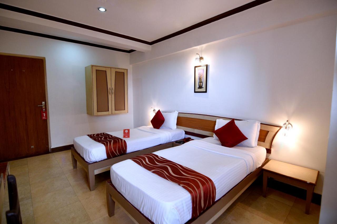 Om Shiv Hotel 马尔冈 外观 照片