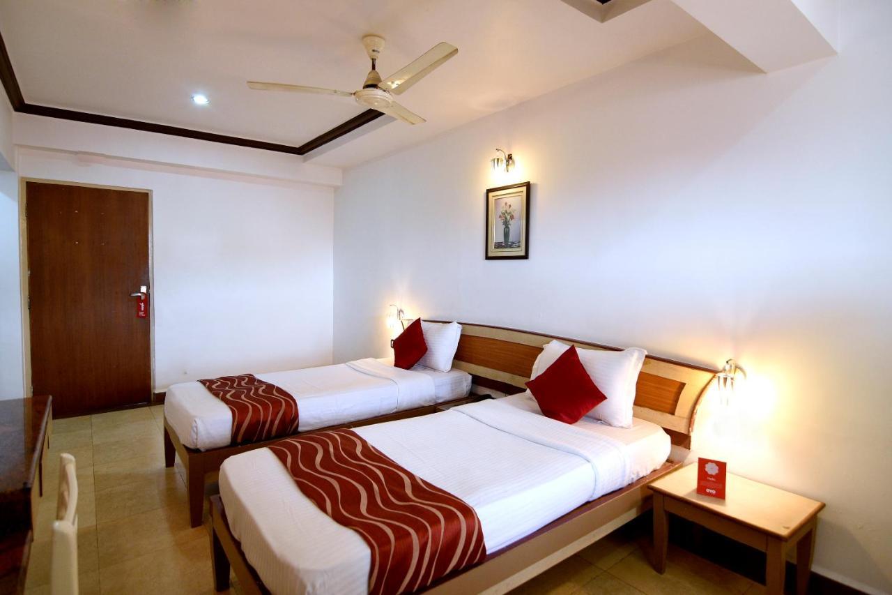 Om Shiv Hotel 马尔冈 外观 照片