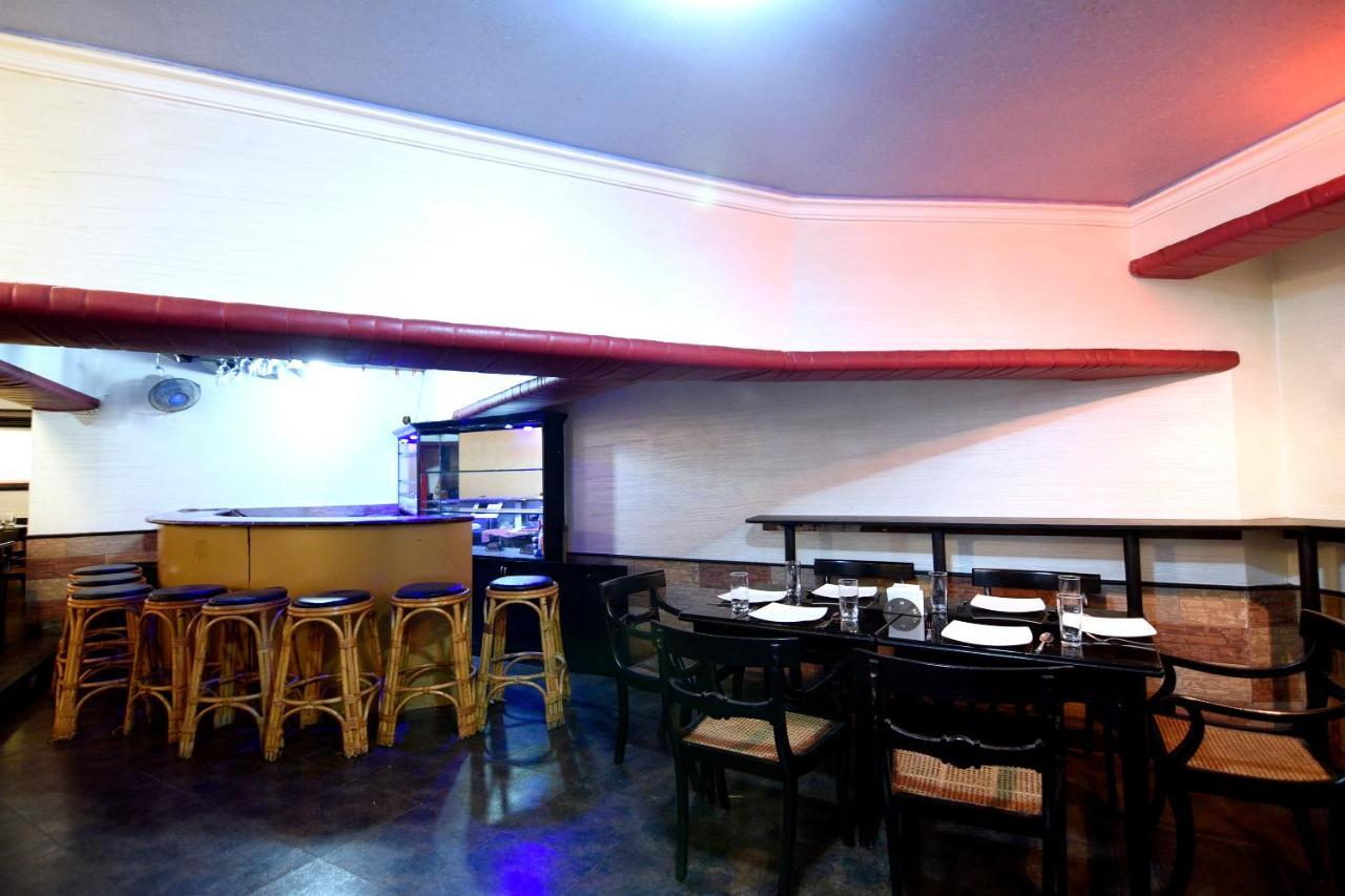 Om Shiv Hotel 马尔冈 外观 照片